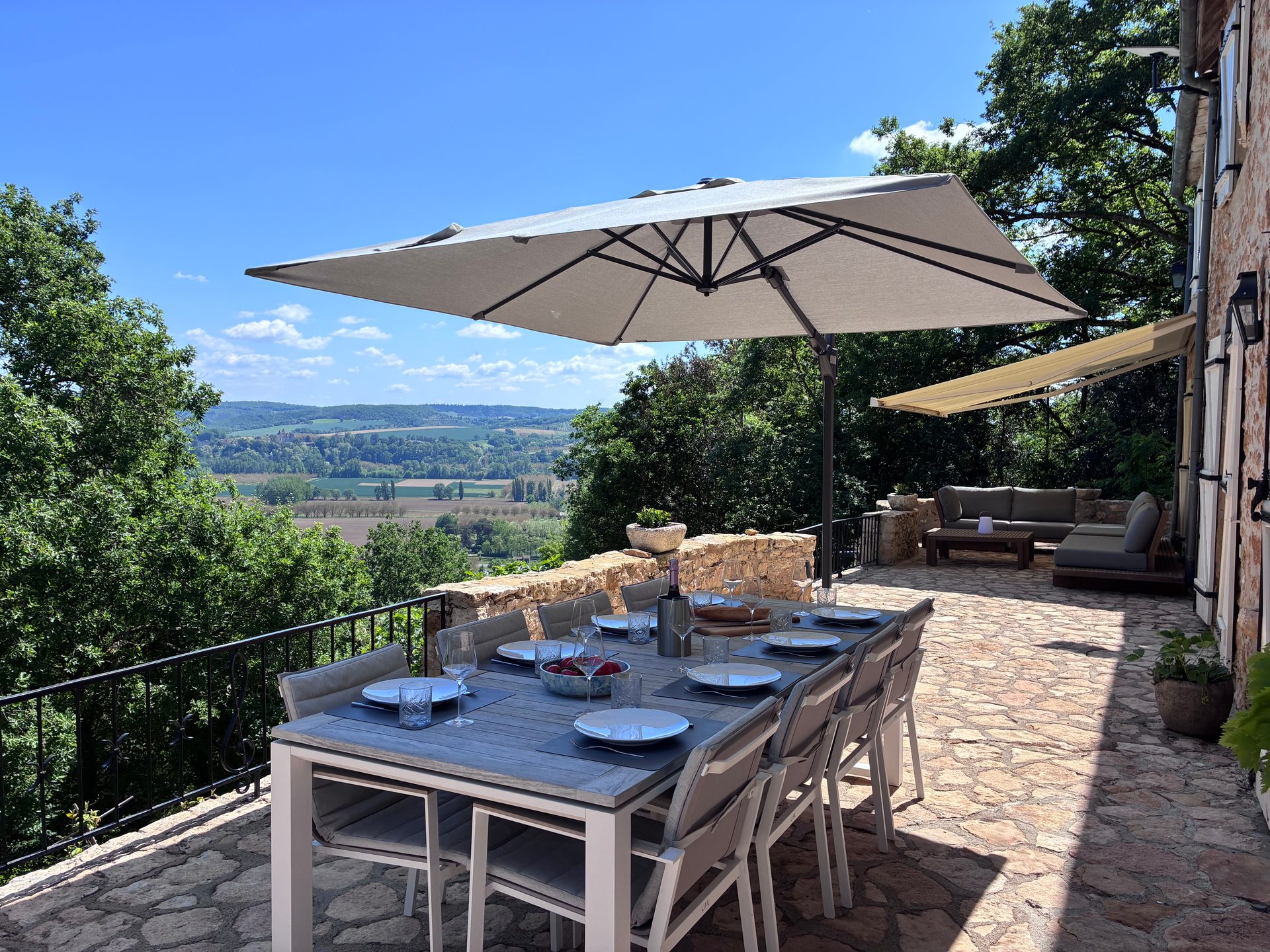 Terras met uitzicht Maison Marie-Louise